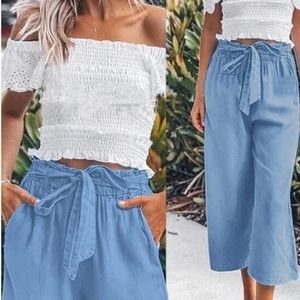 NWT H&M brand, girlfriend fit tie-waist wide leg soft blue jeans, size 6